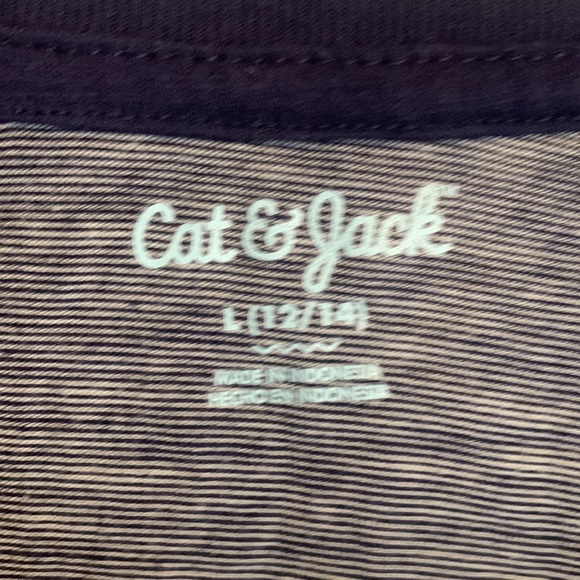 Cat & Jack boys L long sleeve tee, 🎉bundle 3 or more and save🎉 - Picture 3 of 3